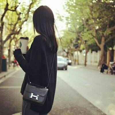 背影变得落寞了_女生头像_剑速网